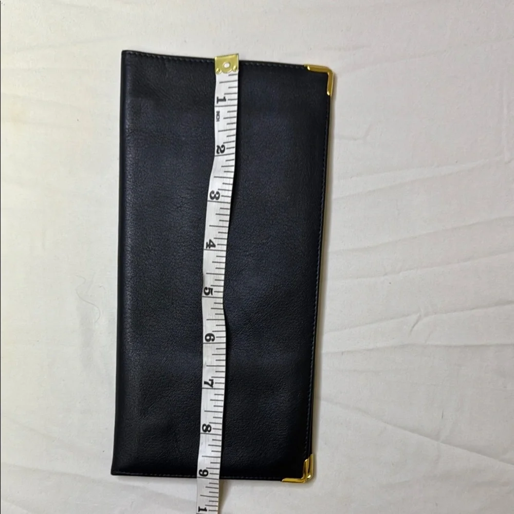 A&K sleek black